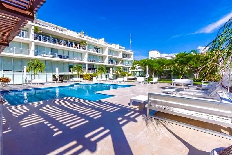 Excellent 3 Bd Steps The Beach Playa del Carmen Apartment